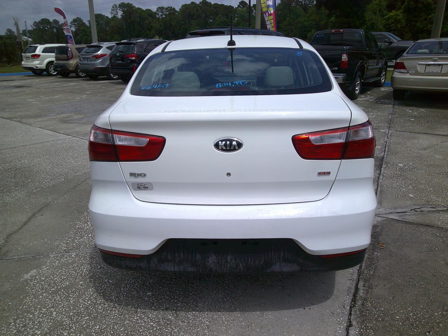 2016 WHITE KIA RIO (KNADM4A39G6) , located at 1200 Cassat Avenue, Jacksonville, FL, 32205, (904) 695-1885, 30.302404, -81.731033 - Photo#3